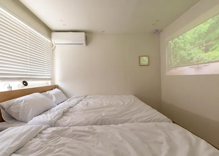 #10-minute Walk From Seongsu #new Seongsu #3 Bedrooms #4 Beds #sleeps Up To 8 * Seul