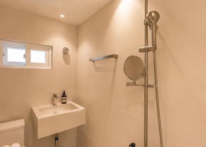 #10-minute Walk From Seongsu #new Seongsu #3 Bedrooms #4 Beds #sleeps Up To 8