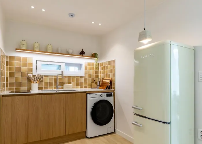 #10-minute Walk From Seongsu #new Seongsu #3 Bedrooms #4 Beds #sleeps Up To 8 * Seul
