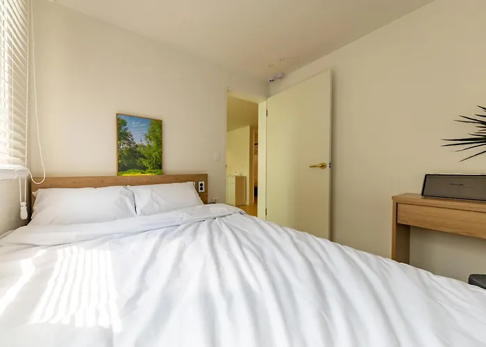 #10-minute Walk From Seongsu #new Seongsu #3 Bedrooms #4 Beds #sleeps Up To 8 * Seul