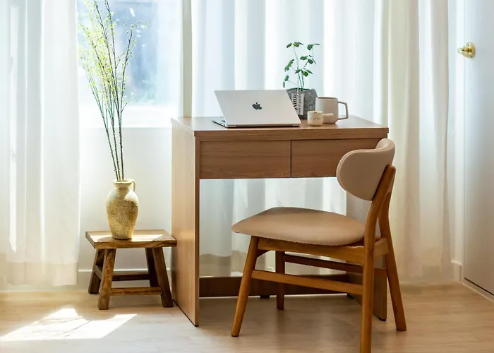 #10-minute Walk From Seongsu #new Seongsu #3 Bedrooms #4 Beds #sleeps Up To 8 *
