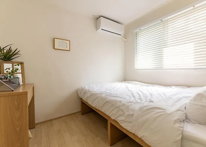#10-minute Walk From Seongsu #new Seongsu #3 Bedrooms #4 Beds #sleeps Up To 8 Seul