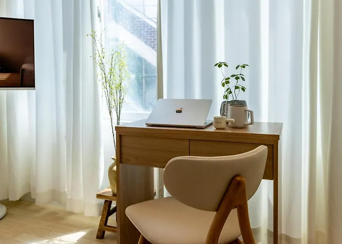 #10-minute Walk From Seongsu #new Seongsu #3 Bedrooms #4 Beds #sleeps Up To 8