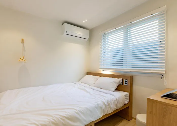 #10-minute Walk From Seongsu #new Seongsu #3 Bedrooms #4 Beds #sleeps Up To 8 Apartamento